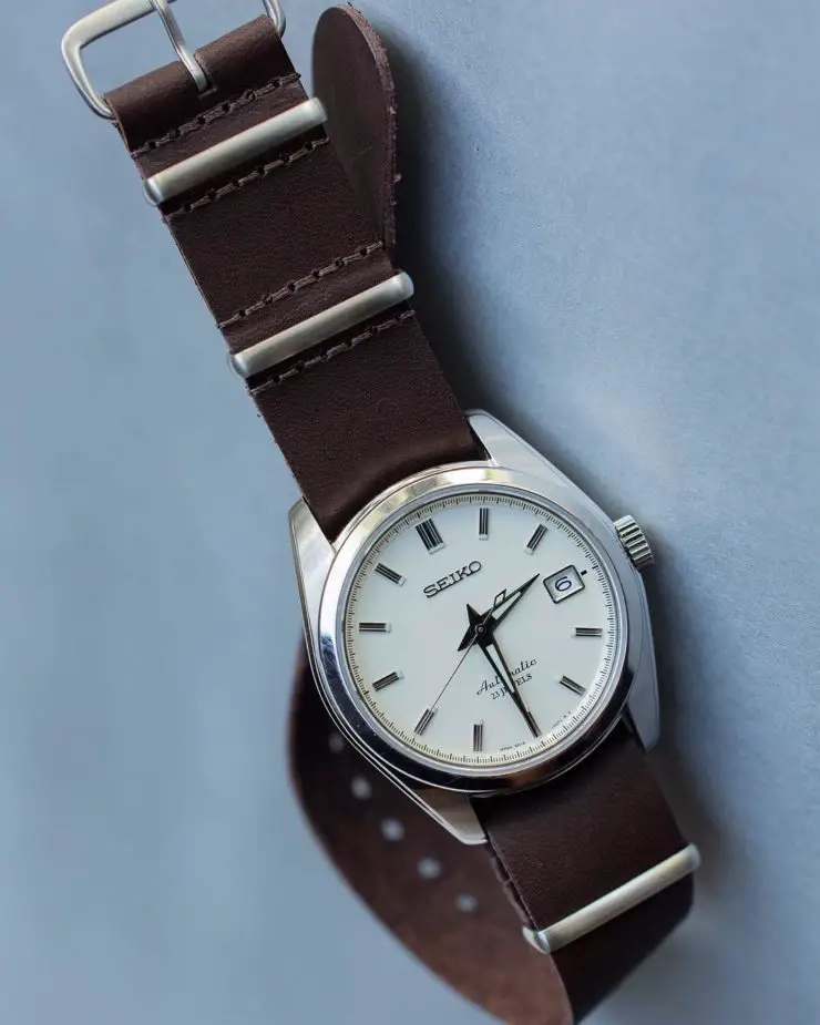 Crown & Buckle Bridle Leather NATO on a Seiko SARB035