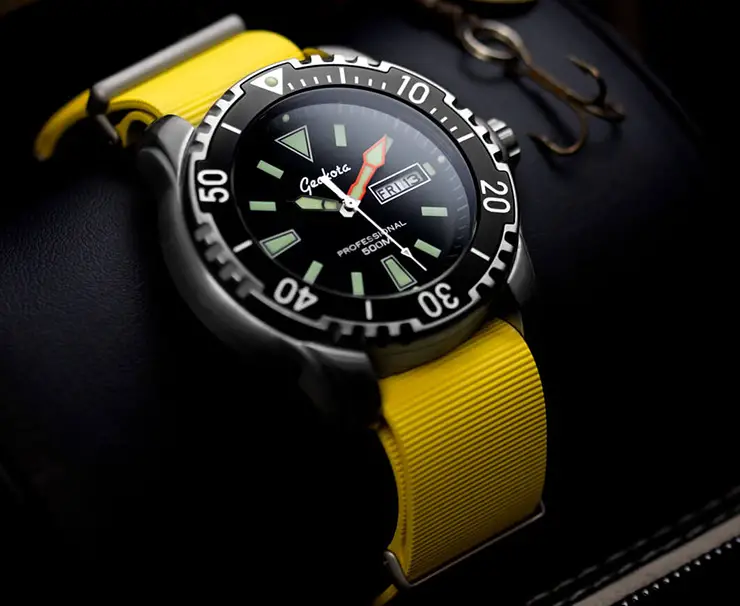 ZD1-Yellow-Rubber-Nato-watch-gecko
